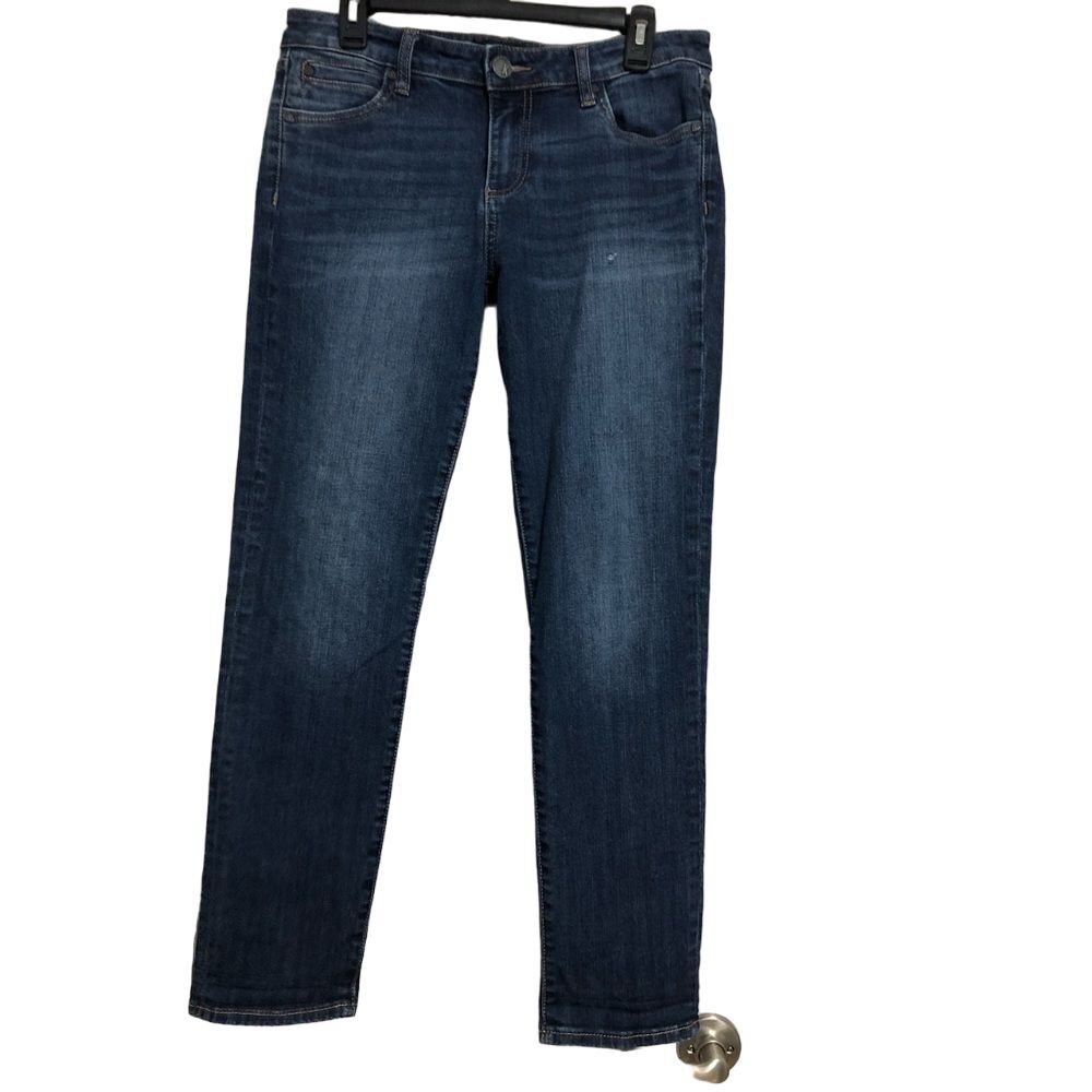 Kut from the Kloth‎ women's size 6 straight leg medium to dark wash
